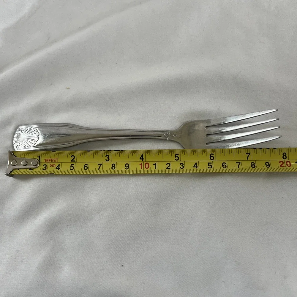 (2) Walco Utica‎ Stainless Fanfare Dinner Forks Shell Glossy 7 7/8 Inches